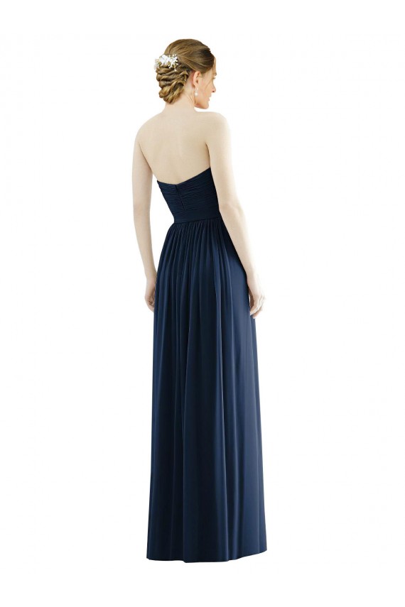 Bleu marine foncé Trapèze Sans bretelle Mousseline Longue Formelles Robes demoiselle d'honneur / Robes de soirée Outlet